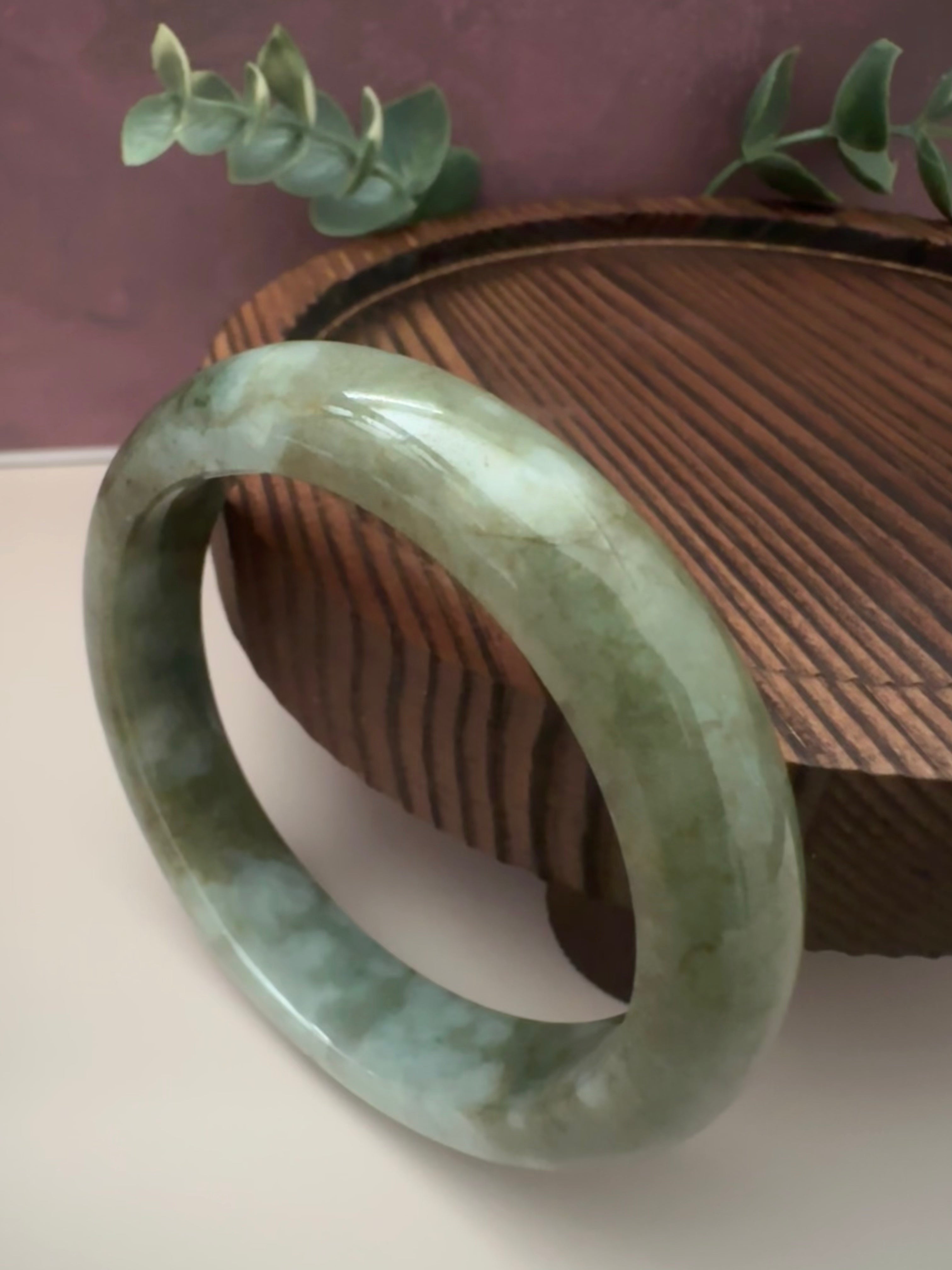 Green Jadeite Bangle - Natural Stone lines (Sz 54.8)