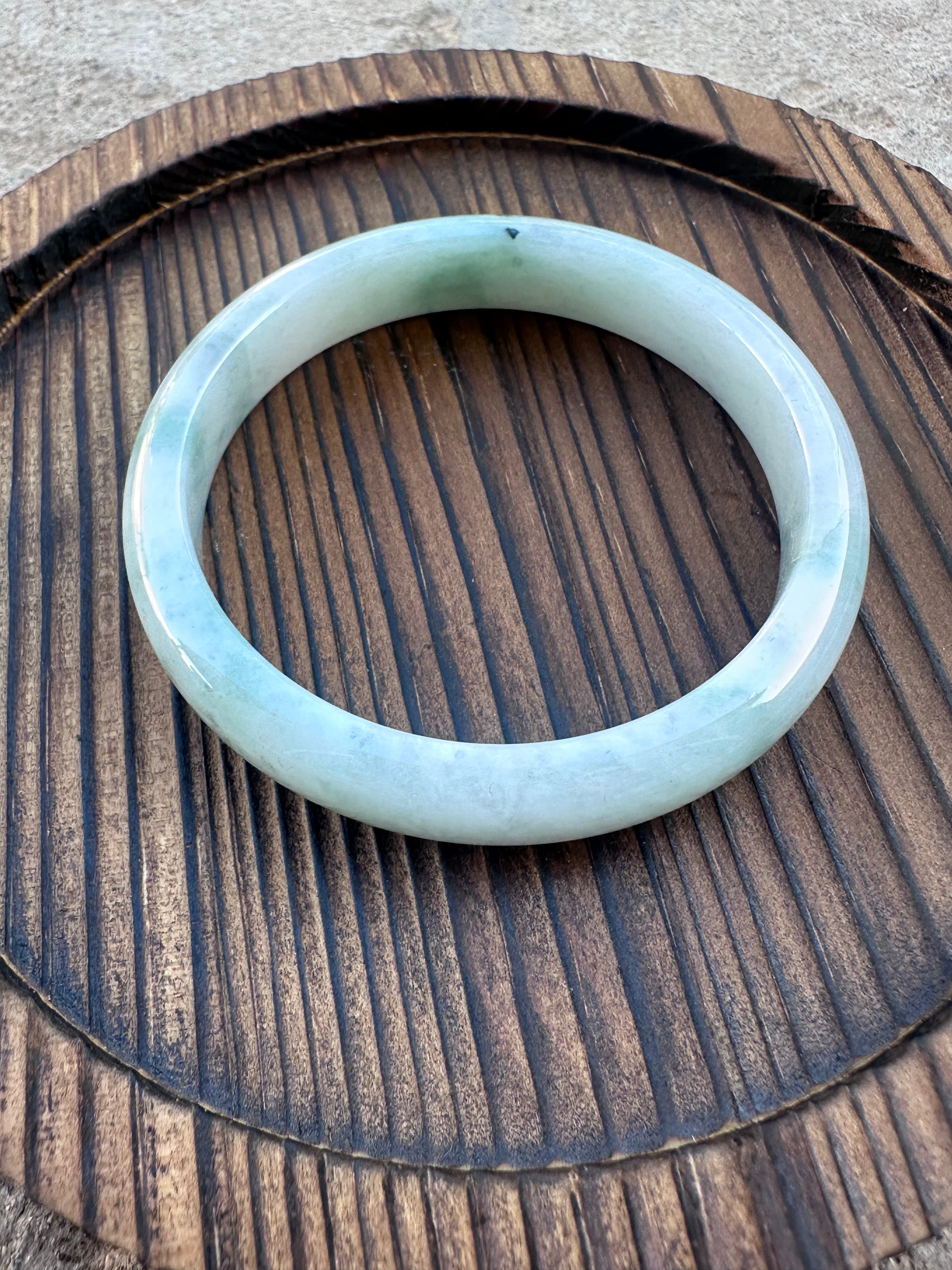 Light Green Jadeite Bangle (Sz 52.5)