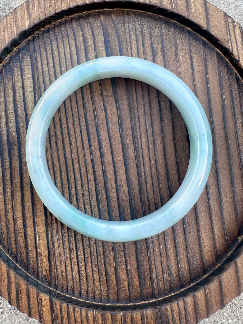 Light Green Jadeite Bangle (Sz 52.5)