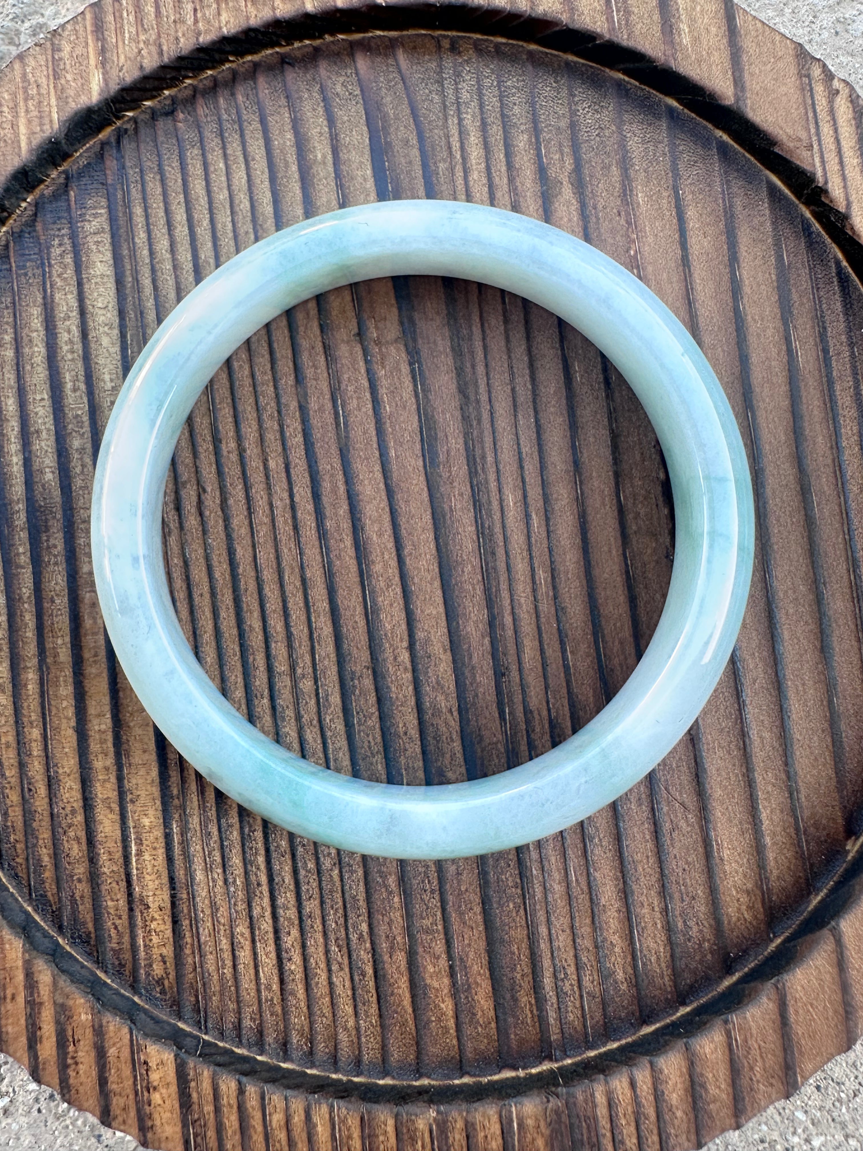 Light Green Jadeite Bangle (Sz 52.5)